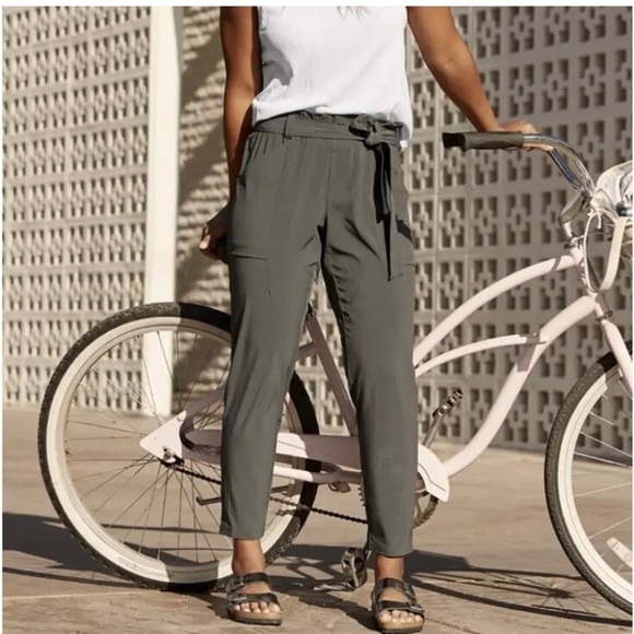 Athleta Pants - Athleta 6 Skyline Paper Bag Waist Ankle Length Travel Pants Army Olive Green